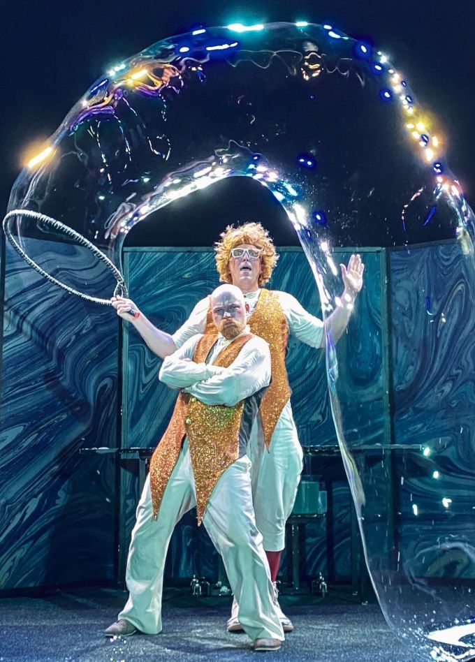 Шоу мыльных пузырей «Clinc»